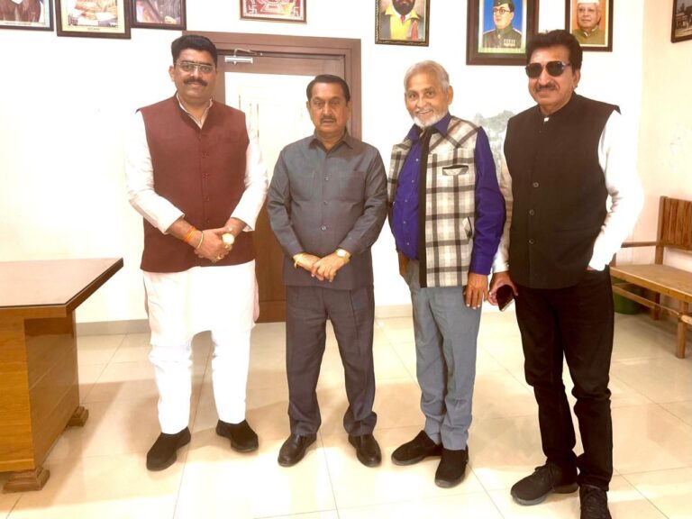 तिलक राज बेहड़ एवं राजीव घई के मध्य समाज हित के महत्वपूर्ण विषयों पर चर्चा हुई