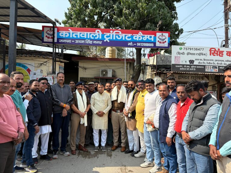 एक ओर लव जिहादी सलाखो के पीछे! विधायक शिव आरोरा की तत्परता के चलते हिन्दू नाबालिक लड़की की हुई सकुशल वापसी, विधायक शिव अरोरा ने ट्रांजिष्ट थाने मे पुलिस की टीम को शाल ओढ़ाकर किया सम्मानित
