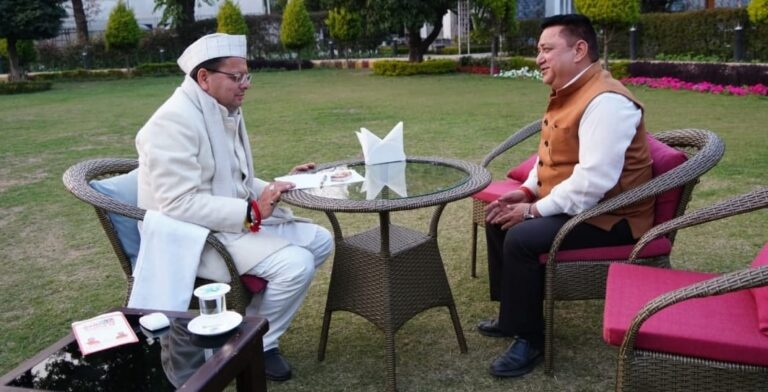 महापौर दीपक बाली ने मुख्यमंत्री धामी को काशीपुर में होने वाले होली मिलन समारोह में पधारने को आमंत्रित किया