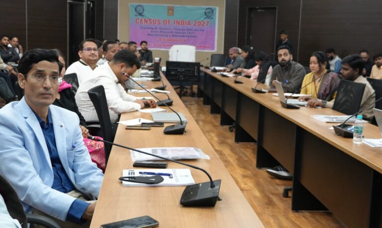 जिला सभागार में आयोजित तीन दिवसीय जनगणना प्रशिक्षण कार्यक्रम का आज अंतिम दिवस पर समापन किया गया।