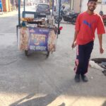 श्याम चाट भंडार थैला लेकर खुलेआम जा रहा था ढोल मिट्टी टिक्की बताशे में पड़ी