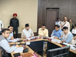 विधायक शिव अरोरा ने जिला विकास समन्वय एवं निगरानी समिति ( दिशा ) की बैठक मे रुद्रपुर विधानसभा से जुड़े कई महत्वपूर्ण विषयो को उठाया