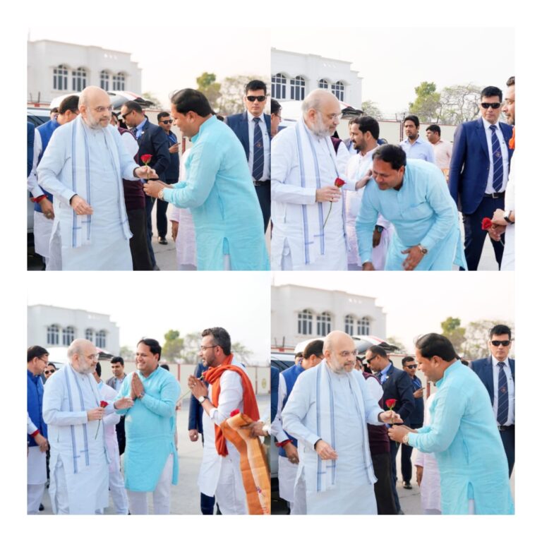 महापौर विकास शर्मा ने केन्द्रीय गृह मंत्री का किया स्वागत  नरेन्द्र मोदी और अमित शाह के मार्गदर्शन में 2027 में फिर खिलेगा कमलः विकास शर्मा