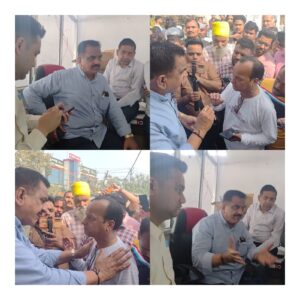 रुद्रपुर। गुरुवार को इंडेन गैस एजेंसी के गोदाम पर गैस सिलेंडर लेने के लिए हजारों की संख्या में लोग पहुंच गए, जिससे वहां अफरा-तफरी का माहौल बन गया। घंटों इंतजार के बावजूद गैस न मिलने से नाराज उपभोक्ताओं ने एजेंसी परिसर में जमकर हंगामा किया।