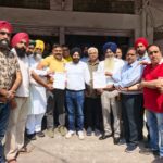 गरीब रथ एक्सप्रेस को बंद करने पर जताया रोष,पुनः संचालन की मांग को लेकर व्यापार मंडल ने सौंपा ज्ञापन