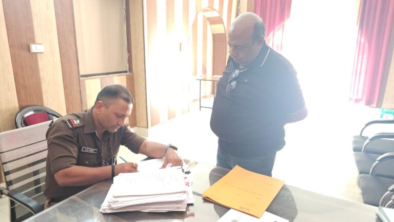 नैनीताल उच्च न्यायालय के आदेश पर अनूप अग्रवाल अपने बयान दर्ज कराने काशीपुर कोतवाली पहुंचे