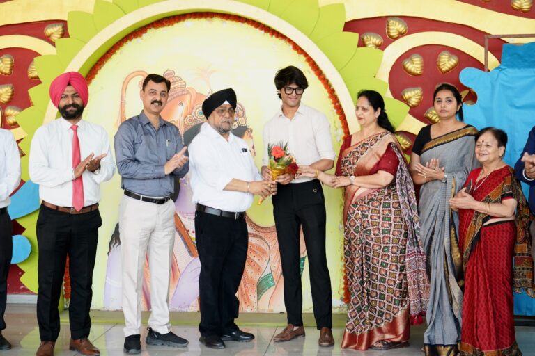 डी पी. एस. रुद्रपुर में सी ए इंटरमीडिएट ऑल इंडिया टॉपर का भव्य स्वागत