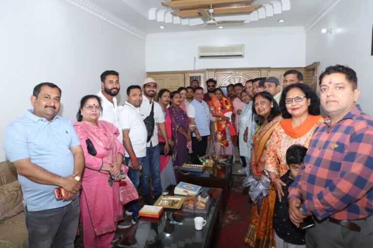 महापौर दीपक बाली ने सीमा चौहान के दर्जा राज्य मंत्री बनने पर हार्दिक बधाई दी