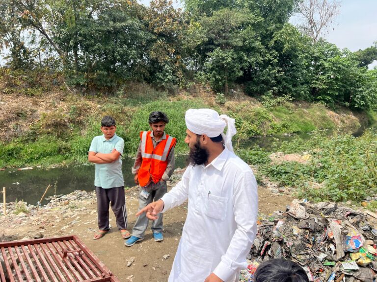 नगर निगम ने खेड़ा बस्ती में सरकारी जमीन से हटाया कब्जा, सामान जब्त नाले की भूमि कब्जाकर किया जा रहा था अवैध निर्माण शिकायत मिलने के बाद महापौर ने लिया त्वरित एक्शन