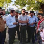 मृतक की हुई शिनाख्त लेकिन सामने आया बजाज कंपनी का अमानवीय चेहरा।  मृतक के परिजनों व बजाज कंपनी के कर्मचारियों के साथ इंसाफ की मांग को लेकर डटे सुशील गाबा