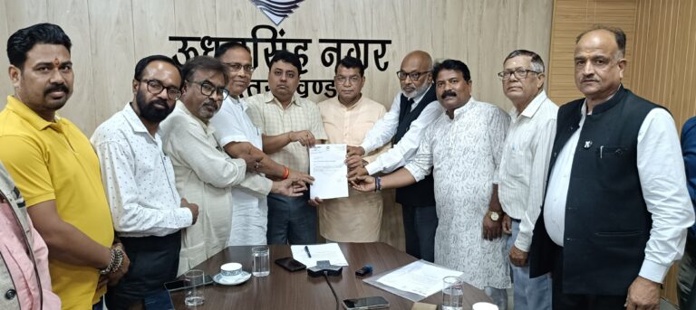 बंग भवन निर्माण हेतु जमीन हस्तांतरण प्रक्रिया को शीघ्र अतिशीघ्र करने हेतु विधायक शिव अरोरा ने बंगाली समाज के प्रतिनिधिमंडल के साथ जिलाधिकारी से की मुलाकात दिया लिखित पत्र विधायक बोले बंगाली समाज की कला, संस्कृति व इतिहास पर आधारित होगा ऐतिहासिक भवन का जल्द होगा निर्माण