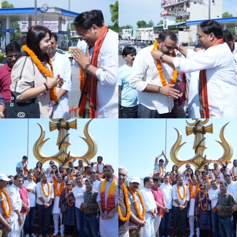 आदि कैलाश यात्रियों के जत्थे का रुद्रपुर में भव्य स्वागत महापौर की अगुवाई में पुष्प वर्षा के साथ हुआ अभिनंदन