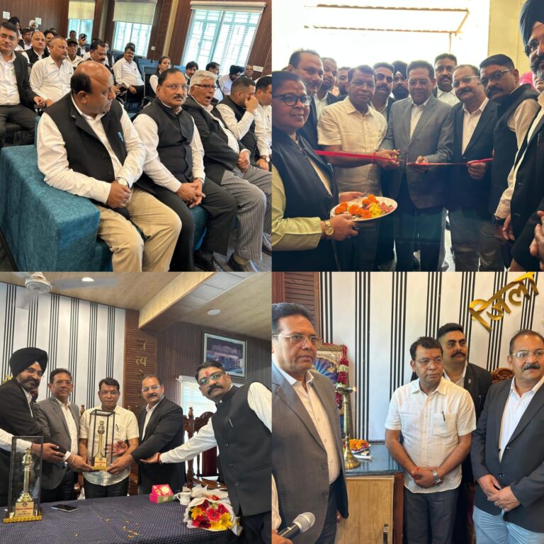 जिला जज परिसर में विधायक शिव अरोरा ने सभागार (सेन्ट्रल हॉल) के नवीनीकरण सौंदर्यकरण कार्य का फीता काटकर किया लोकार्पण अधिवक्ताओ का हमेशा मिला भरपूर्ण सहयोग विधायक बोले सुविधाओ को बढ़ाने के लिये आगे भी विकास कार्यों रहेंगे जारी