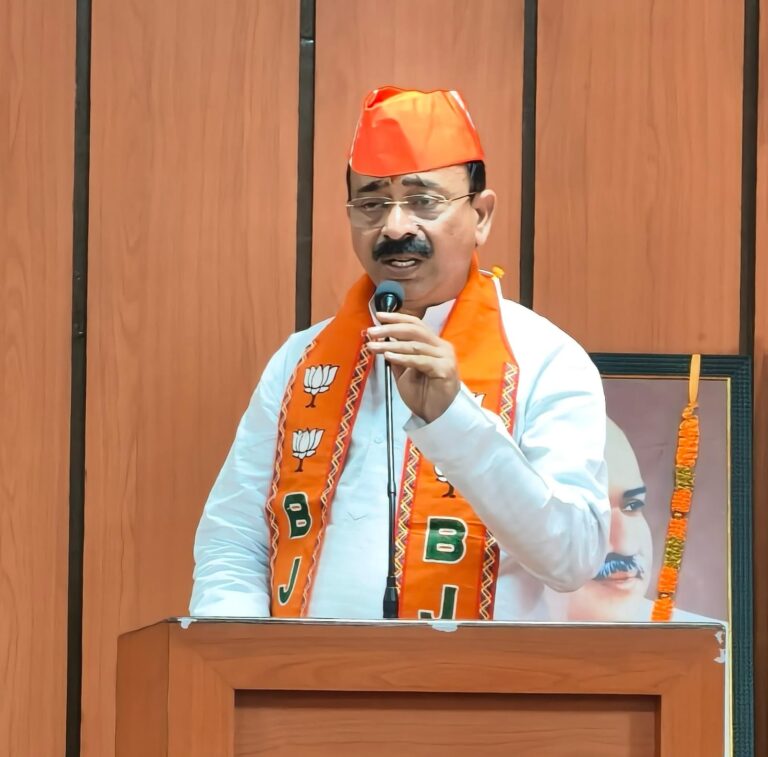 कांग्रेस हताशा में रच रही साजिशें : कमल जिंदल  चम्पावत प्रकरण को बताया भाजपा की छवि खराब करने की कोशिश     । भाजपा जिलाध्यक्ष कमल जिंदल ने कांग्रेस पर राजनीतिक हताशा में षड्यंत्र रचने का आरोप लगाया है। उन्होंने कहा कि चम्पावत में हुई हालिया घटना इसका जीता-जागता उदाहरण है।