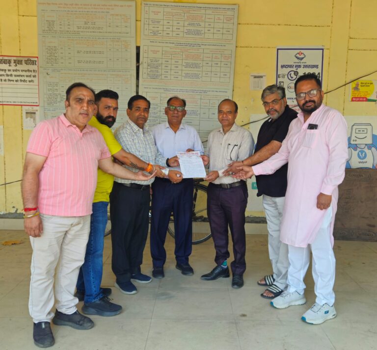 बाटा चौक में जर्जर विद्युत तार बने खतरा, व्यापारियों ने अधिशासी अभियंता को सोपा ज्ञापन शीघ्र कार्यवाही की मांग क़ी