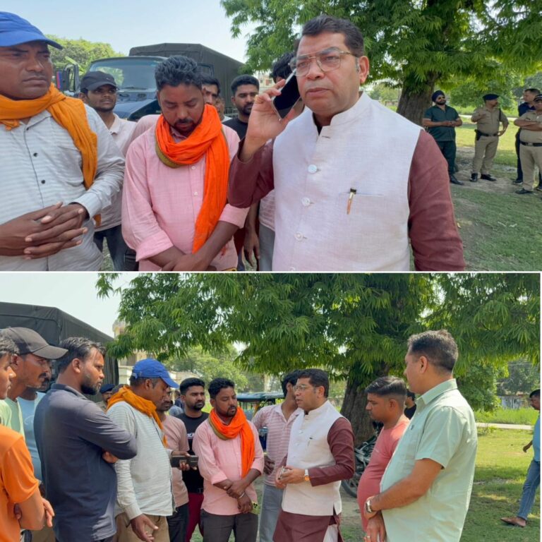 बागवाला झील निवासी संतोष की रिंग रोड के पास कार से हुई टुक टुक की भीड़त से हुई मौत! विधायक शिव अरोरा पहुँचे पोस्टमार्टम हाउस संबंधित अधिकारियों को पंचनामा भर पोस्टमार्टम जल्द से जल्द करने के दिये निर्देश, साथ हीं मृतक के परिजनों को मुख्यमंत्री राहत कोष से आर्थिक सहायता दिलाने का दिया भरोसा