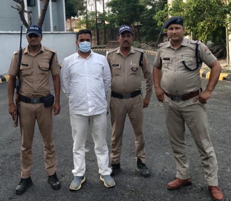 ₹25 करोड़ से अधिक के संगठित भू-धोखाधड़ी सिंडिकेट का महापर्दाफाश; पुनर्गठित SIT कार्रवाई में मुख्य अभियुक्त धनंजय गिरी गिरफ्तार।  ₹25 करोड़ से अधिक का संगठित भू-धोखाधड़ी सिंडिकेट