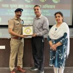जेसीज पब्लिक स्कूल, रुद्रपुर में ड्रग्स अवेयरनेस टीम के प्रतिनिधियों द्वारा एक प्रेरणादायक एवं प्रभावशाली जागरूकता सत्र का आयोजन किया गया, जिसका उद्देश्य नशे और मादक पदार्थों के दुरुपयोग के बढ़ते खतरे पर प्रकाश डालना था।