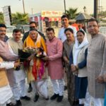 राष्ट्रपति द्वारा पद्मभूषण से सम्मानित होने के बाद रुद्रपुर पहुंचे पूर्व मुख्यमंत्री पूर्व राज्यपाल भगत सिंह कोश्यारी भाजपा कार्यकताओं ने किया जोरदार स्वागत