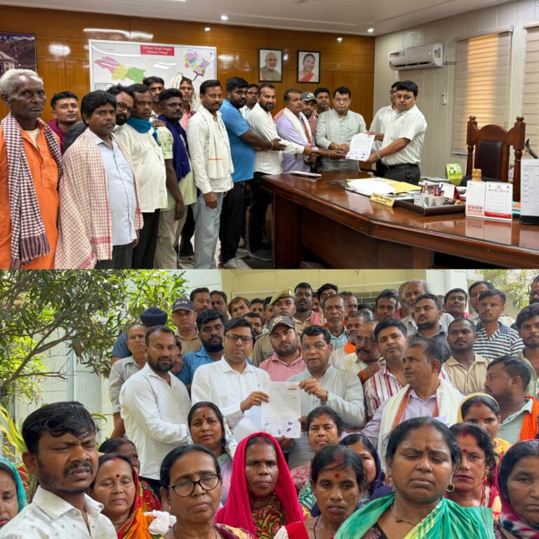 महतोष मे दशकों से रह रहें 400 परिवारों के मालिकाना हक मामले को लेकर जिला अधिकारी से मिले विधायक शिव अरोरा सौपा ज्ञापन एडीएम कोस्तुब मिश्रा के नेतृत्व मे बनी कमेटी दो माह मे करेगी रिपोर्ट तैयार विधायक बोले गरीबो को उनका मालिकाना हक दिलाने हेतु निकलेगा समाधान