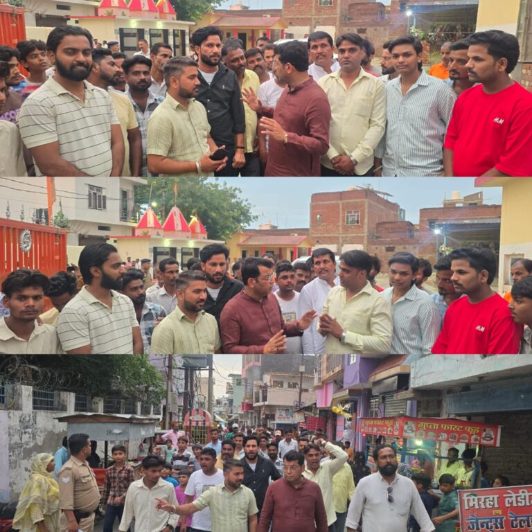 भूतबंगला वाल्मीकि मदिर के बाहर मास फेकने की घटना पर विधायक शिव अरोरा हुऐ आगबबूला, बोले हिन्दुओ के भावनाओं को आहत करने वाले के खिलाफ हो सख्त कार्यवाही, देवभूमि उत्तराखंड रुद्रपुर मे ऐसी घटना बिल्कुल बर्दाश्त नहीं होंगी, पुलिस के उच्च अधिकारियो से वार्ता कर सख्त कार्यवाही की बात कही