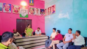 एस आई आर और वोटरलिस्ट को कांग्रेस ने कसी कमर दिनेशपुर। एसआईआर और वोटर लिस्ट को लेकर कांग्रेस की बैठक में कार्यकर्ताओं को प्रशिक्षित किया गया।