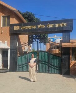 क्षेत्र के जसवंत सिंह पाहवा जी की होनहार पुत्री जसमीत कौर ने पी.सी.एस. उत्तराखण्ड परीक्षा में प्रदेश मै प्रथम रैंक प्राप्त की और रुद्रपुर का नाम पूरे उत्तराखंड में रोशन किया ।  जसमीत कौर और सारे पाहवा परिवार को हार्दिक शुभकामनाएं 