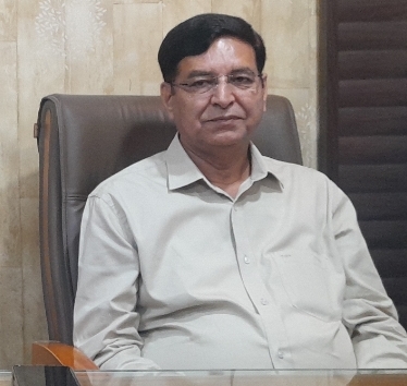 काशीपुर। वरिष्ठ कांग्रेसी नेता एवं पूर्व प्रदेश नेता प्रतिपक्ष प्रीतम सिंह आज राहुल गांधी की अल्मोड़ा में आयोजित जनसभा में शामिल होने के लिए जाते समय कुछ देर के लिए काशीपुर में वरिष्ठ कांग्रेस नेता एवं पूर्व काशीपुर मेयर प्रत्याशी संदीप सहगल के कार्यालय पर रुके। इस दौरान उन्होंने स्थानीय कांग्रेस कार्यकर्ताओं से मुलाकात की तथा मीडिया से भी रूबरू हुए।