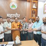 रुद्रपुर। भारतीय सनदी लेखाकार संस्थान (आईसीएआई) की हल्द्वानी शाखा के लिए स्थायी भवन निर्माण को लेकर सीए एसोसिएशन के प्रतिनिधिमंडल ने महापौर विकास शर्मा के माध्यम से मुख्यमंत्री पुष्कर सिंह धामी को ज्ञापन प्रेषित किया।