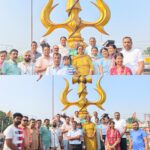 रूद्रपुर। राष्ट्रीय स्वयंसेवक संघ के नगर संघ चालक सुशील सिंघला के नेतृत्व में आदि कैलाश यात्रा पर जा रहे तीर्थ यात्रियों के दल का शुक्रवार को त्रिशूल चौक पर महापौर विकास शर्मा के नेतृत्व में भव्य स्वागत किया गया