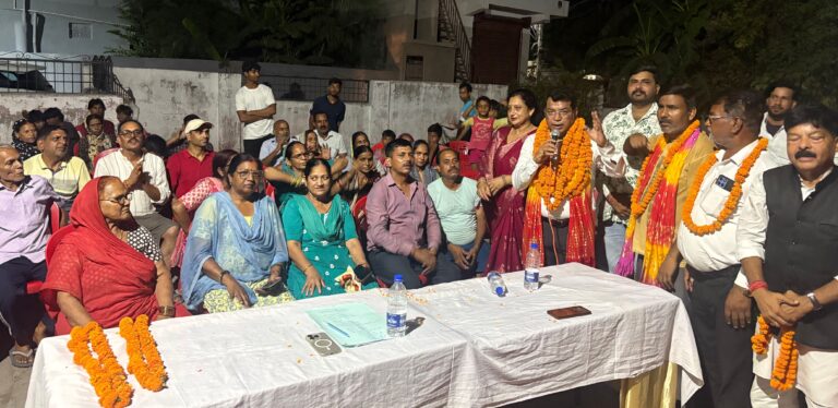 विधायक शिव अरोरा ने वार्ड न. 19 खेड़ा मे चौपाल लगाकर जनसमस्याओ को सुन तत्काल समाधान किया