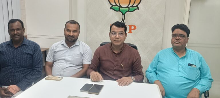 विधायक शिव अरोरा बोले वर्षो से जर्जर पढ़ी बिंदुखेड़ा मार्ग कि 4 करोड़ की लागत से बदलेगी सूरत, छतरपुर शांति बिहार मार्ग का निर्माण जल्द होगा आरम्भ विधायक बोले रुद्रपुर के विकास के लिये लिया गया हर संकल्प धरातल पर उतरता आ रहा है नजर