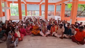 रुद्रपुर – अयोध्या के राम मंदिर और उत्तराखंड के केदारनाथ व बद्रीनाथ धाम में चढ़ावा चोरी को लेकर आरएसएस और भाजपा पर भागीदारी का आरोप लगाते हुए उनके खिलाफ आज नगर कांग्रेस कमेटी ने उपवास रखा। उत्तराखंड कांग्रेस कमेटी के आवाहन पर महानगर कांग्रेस अध्यक्ष ममता रानी और पूर्व विधायक राजकुमार ठुकराल के नेतृत्व में तमाम कांग्रेसी शिव मंदिर 84 घंटा रम्पुरा में एकत्र हुए