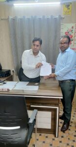 तहसील परिषद परिसर में पार्किंग व्यवस्था सुधारने व सीसी फर्श निर्माण की मांग, तहसीलदार को सौंपा ज्ञापन