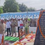 विधायक शिव अरोरा ने कारगिल विजय दिवस पर पुलिस लाइन स्थित विजय स्मारक पर वीर शहीदों को भावभीनी श्रद्धांजलि अर्पित कर अदम्य साहस, शौर्य को किया नमन
