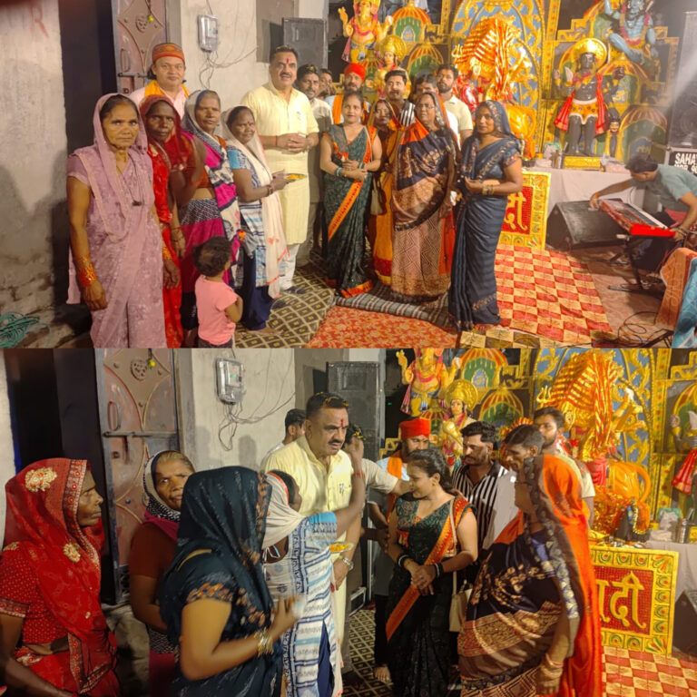 रुद्रपुर। रम्पुरा स्थित निचाल इमली मोहल्ला, वार्ड नंबर-22 में महिलाओं द्वारा मां भगवती दुर्गा जागरण का भव्य आयोजन किया गया। धार्मिक वातावरण और भक्ति रस से सराबोर इस आयोजन में पूर्व विधायक राजकुमार ठुकराल ने पहुंचकर मां भगवती के दर्शन किए तथा शीश नवाकर सुख-समृद्धि एवं क्षेत्र की खुशहाली की कामना की।