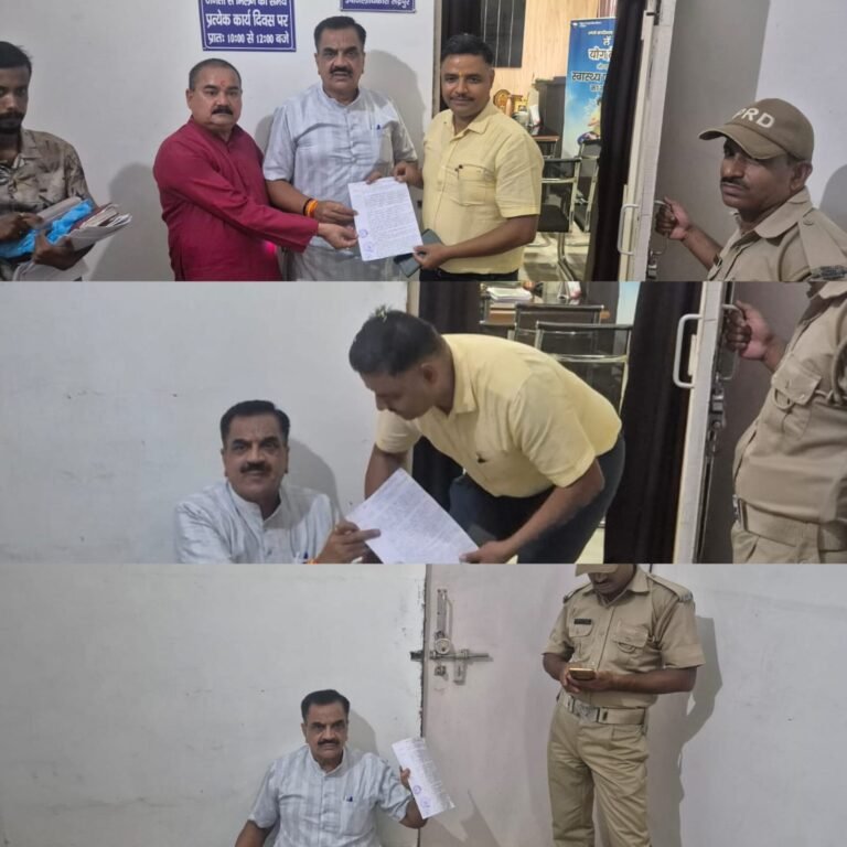 रुद्रपुर । मतदाता सूची के विशेष गहन पुनरीक्षण अभियान के दौरान कथित अनियमितताओं और फर्जी आपत्तियां लगाए जाने के विरोध में गुरुवार को पूर्व विधायक एवं कांग्रेस नेता राजकुमार ठुकराल ने एसडीएम कार्यालय के समक्ष धरना दिया