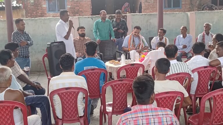 रुद्रपुर । कांग्रेस के राष्ट्रीय अध्यक्ष मल्लिकार्जुन खरगे की आठ अगस्त को हल्द्वानी में प्रस्तावित जनसभा को सफल बनाने के लिए पूर्व विधायक एवं वरिष्ठ कांग्रेस नेता राजकुमार ठुकराल ने ग्रामीण क्षेत्रों में व्यापक जनसंपर्क अभियान चलाया।