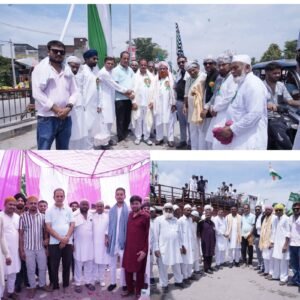 रुद्रपुर में बारावफात के अवसर पर सर्वधर्म एवं सर्वसमाज के युवाओं और वरिष्ठ नागरिकों ने सामाजिक समरसता, आपसी भाईचारे और सद्भावना की मिसाल पेश की। बारावफात के जुलूस के दौरान विभिन्न समाजों के लोगों ने एकजुट होकर जुलूस का पुष्प वर्षा कर स्वागत किया। इस अवसर पर लोगों ने जुलूस में शामिल श्रद्धालुओं का गर्मजोशी से अभिनंदन किया और एक-दूसरे को पर्व की शुभकामनाएं दीं। पुष्प वर्षा के दौरान माहौल भाईचारे और सौहार्द से सराबोर नजर आया। युवाओं के साथ ही वरिष्ठ नागरिकों की सहभागिता ने कार्यक्रम को विशेष बना दिया।