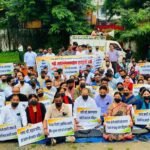 मौन उपवास में उठी सामाजिक सम्मान और न्याय की आवाज, एफआईआर दर्ज होने तक आंदोलन जारी रखने की चेतावनी