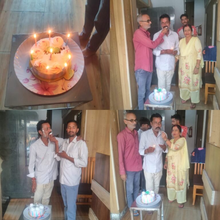 आज अपने होटल के मालिक और मालकिन ने राजीव पत्रकारक जन्मदिन बड़े हीधूमधाम से मनोज गुप्ता राजू सिंह विनोद आर्य आरती आर्य