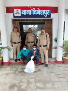 एसएसपी अजय गणपति के निर्देशन में दिनेशपुर क्षेत्र में हुई चोरी का 24 घंटे में हुआ खुलासा।  विद्यालय में चोरी करने वाले 02 शातिर चोर गिरफ्तार। शातिर चोरों से चोरी का शत प्रतिशत माल बरामद।  आरोपियों पर पूर्व में भी दर्ज हैं मुक़दमे पंजीकृत।