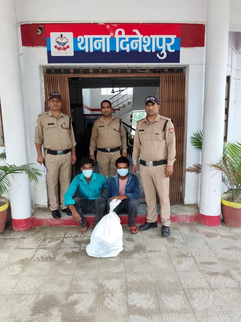एसएसपी अजय गणपति के निर्देशन में दिनेशपुर क्षेत्र में हुई चोरी का 24 घंटे में हुआ खुलासा।  विद्यालय में चोरी करने वाले 02 शातिर चोर गिरफ्तार। शातिर चोरों से चोरी का शत प्रतिशत माल बरामद।  आरोपियों पर पूर्व में भी दर्ज हैं मुक़दमे पंजीकृत।