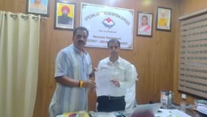 किच्छा निकाय चुनाव में स्ट्रांग रूम को लेकर उठे सवाल, RTI में मांगी CCTV फुटेज राजकुमार ठुकराल ने रिटर्निंग ऑफिसर से मांगी 22 सितम्बर की रात की पूरी रिकॉर्डिंग, प्रत्याशी व मतदान अभिकर्ताओं को स्ट्रांग रूम से बाहर किए जाने का लगाया आरोप