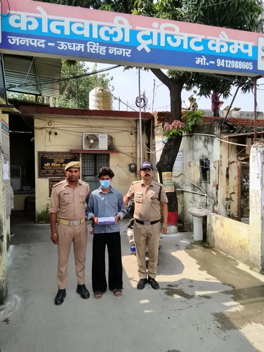 ट्रांजिट कैंप में तमंचे और कारतूस के साथ युवक गिरफ्तार