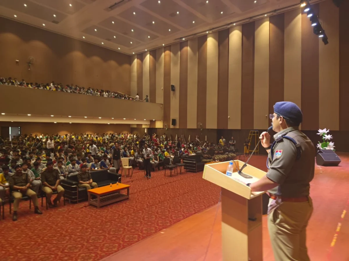 एसएसपी अजय गणपति ने 1000 से अधिक विद्यार्थियों को किया जागरूक